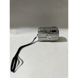 Fujifilm Digital Camera‎ FinePix 2600 Zoom 2.0MP Silver For Parts Repair ONLY